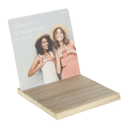 Holzrillendisplay mit passendem Topschild